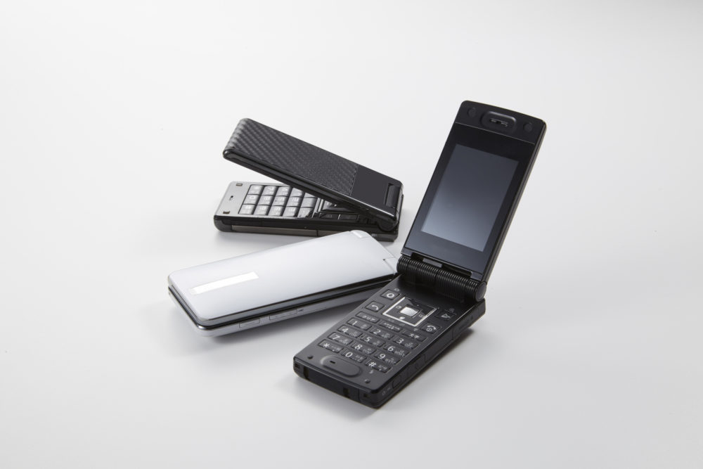 【ガラケー終了の噂は本当？】ドコモのガラケー最新機種！お手頃な料金にも注目